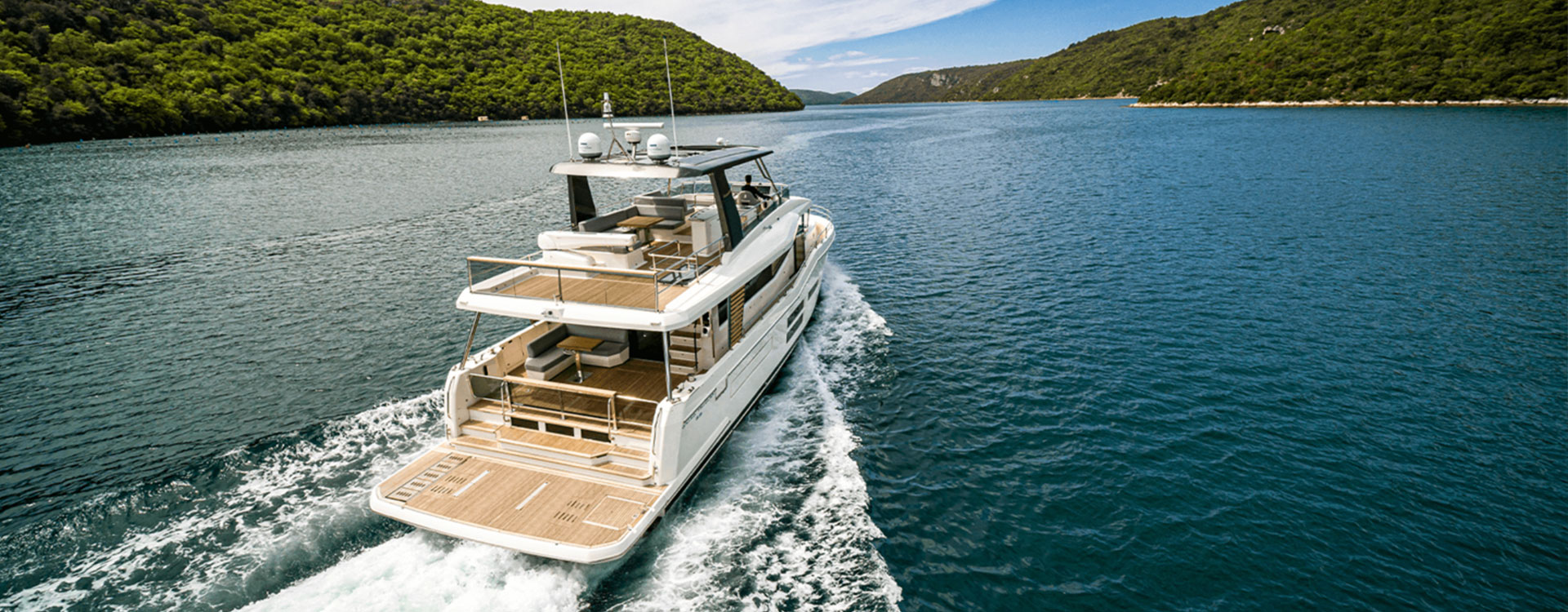 Beneteau_Contact