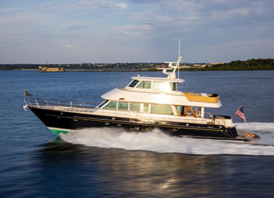 Hunt Ocean 76 Eenclosed Pilothouse